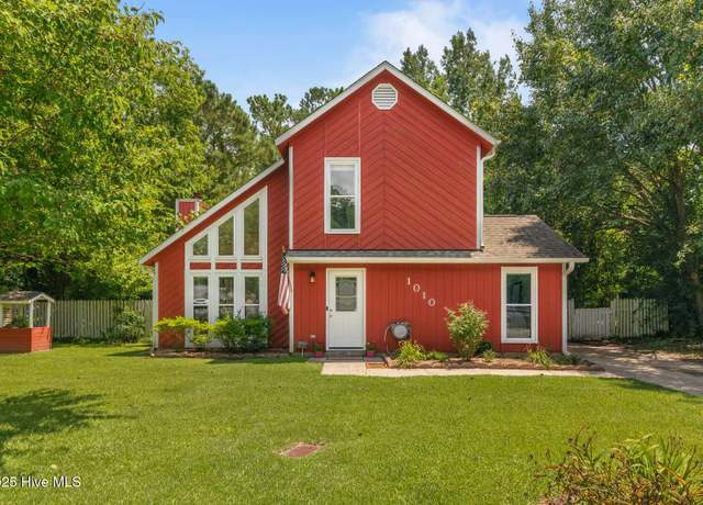 Property at 1010 Springdale Dr, Jacksonville, NC 28540, 3 beds, 2 baths