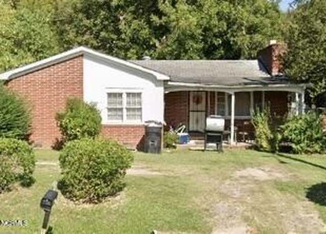 Property at 901 E Nash St, Spring Hope, NC 27882, 4 beds, 1 bath
