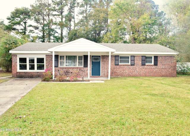 Property at 318 Ramsey Dr, Jacksonville, NC 28540, 3 beds, 2 baths