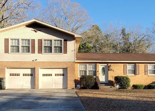 Property at 714 Walnut St, Laurinburg, NC 28352, 3 beds, 2 baths