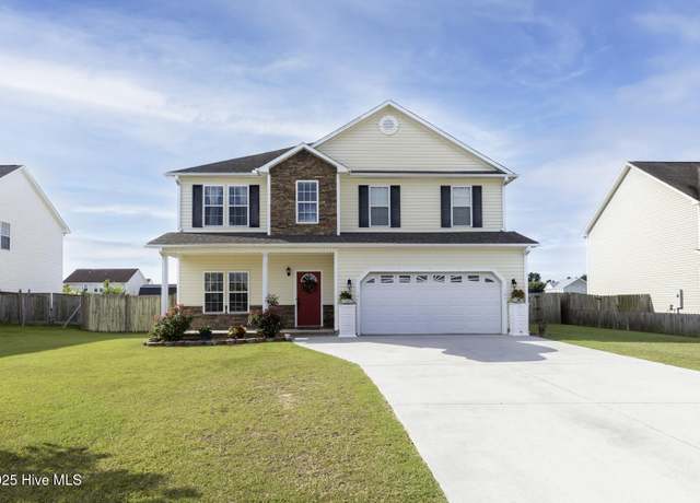 Property at 102 Landover Dr, Richlands, NC 28574, 4 beds, 2.5 baths