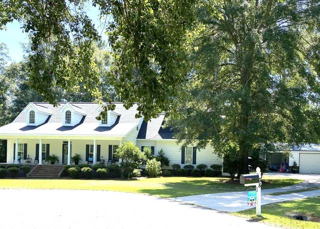 Property at 68 E Dasher St, Whiteville, NC 28472, 3 beds, 2.5 baths