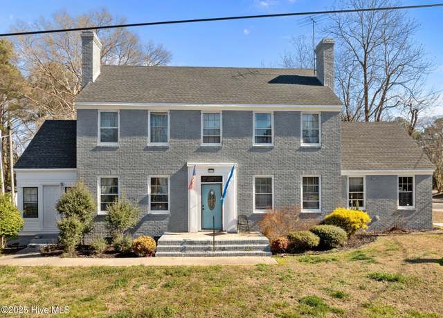 Property at 900 Hines St W, Wilson, NC 27893, 3 beds, 2.5 baths