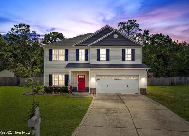 Property at 156 Cavalier Dr, Jacksonville, NC 28546, 4 beds, 2.5 baths