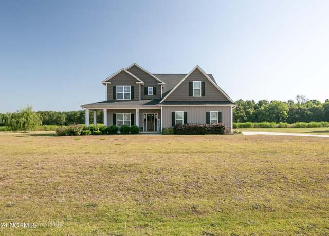 Property at 45 E Bermuda Cir, Clinton, NC 28328, 4 beds, 3.5 baths