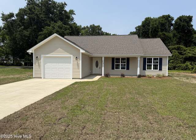 Property at 510 Hadnot Ave, Maysville, NC 28555, 3 beds, 2 baths