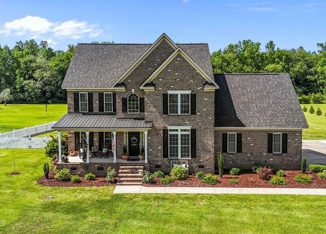 Property at 2340 Seneca Dr, Greenville, NC 27858, 4 beds, 2.5 baths