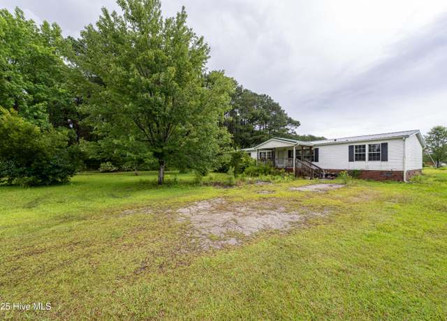 Property at 197 Tar Landing Rd, Holly Ridge, NC 28445, 4 beds, 3.5 baths