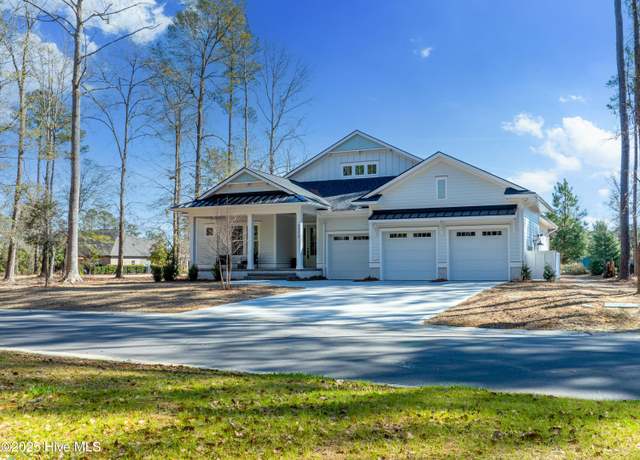 Property at 3772 Barnesmore Dr, Castle Hayne, NC 28429, 4 beds, 3.5 baths