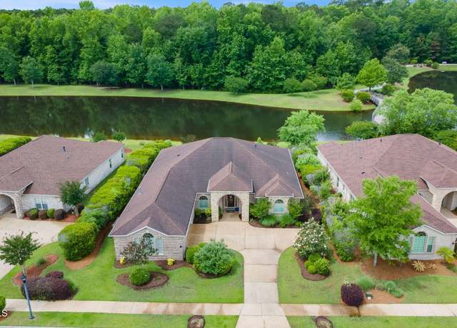 Property at 1092 Leesburg Dr, Leland, NC 28451, 4 beds, 3.5 baths