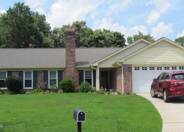 Property at 105 Coachman Ct, Jacksonville, NC 28546, 3 beds, 2 baths