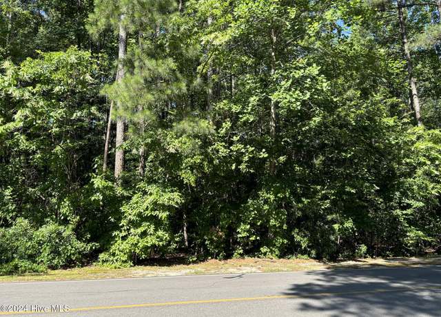 Property at 208 Devonshire Ave W, West End, NC 27376