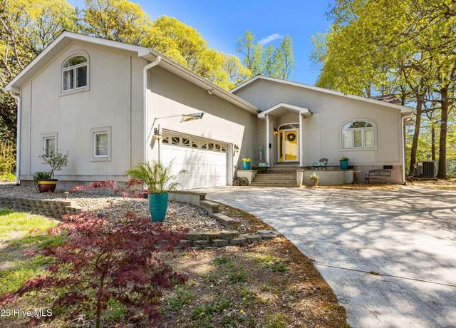 Property at 121 Coots Trl, Hampstead, NC 28443, 3 beds, 2 baths
