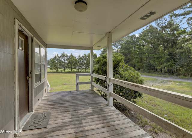 Property at 270 Demps Rd, Hampstead, NC 28443, 3 beds, 2 baths