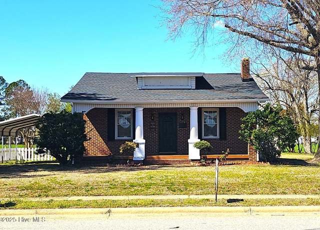 Property at 225 N Church St, Conway, NC 27820, 4 beds, 3 baths