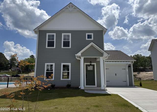 Property at 485 Kendall Dr, Southern Pines, NC 28387, 3 beds, 2.5 baths