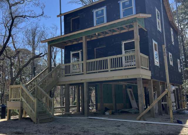 Property at 211 Colonial Beach Rd, Jarvisburg, NC 27947, 3 beds, 2.5 baths