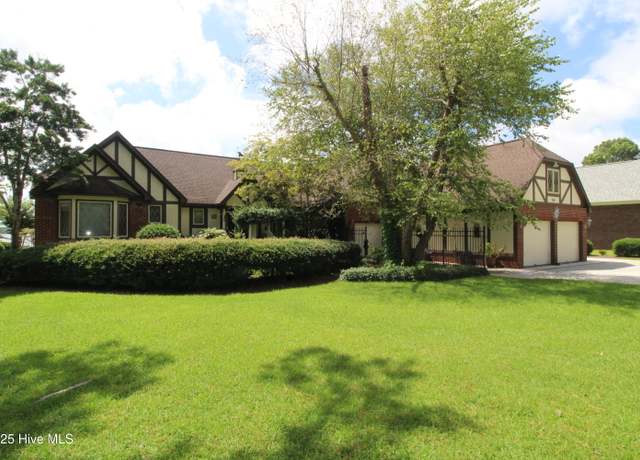 Property at 138 White Oak Bluff Rd, Stella, NC 28582, 3 beds, 3.5 baths
