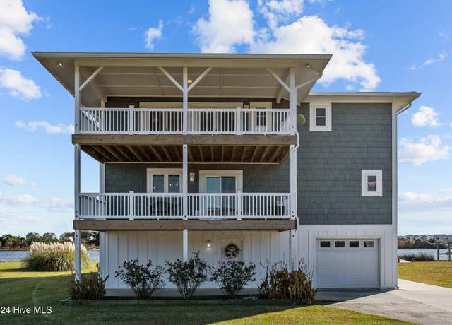 Property at 101 Grant St, Sneads Ferry, NC 28460, 4 beds, 4.5 baths