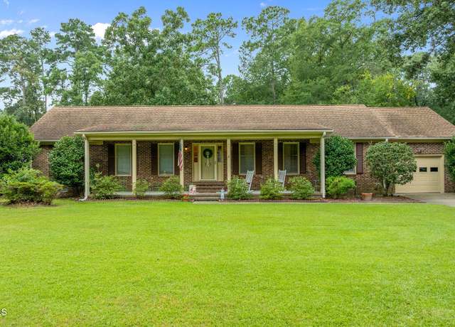 Property at 305 Daniel Dr, Goldsboro, NC 27534, 3 beds, 2 baths