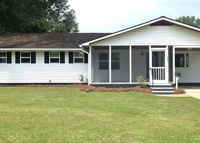 Property at 605 Elm St, Jacksonville, NC 28540, 4 beds, 2 baths