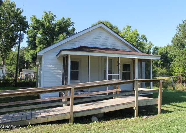 Property at 415 & 417 Baldwin Cir, Whiteville, NC 28472, 2 beds, 1 bath