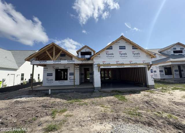 Property at 321 Bluebird Ln, Hampstead, NC 28443, 3 beds, 2 baths