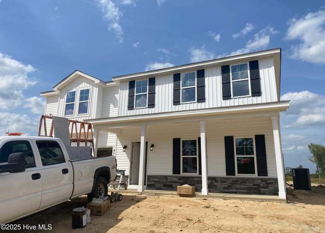 Property at 501 Traveller Way, Raeford, NC 28376, 4 beds, 3 baths
