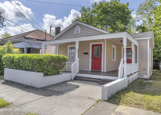 Property at 1212 Castle St, Wilmington, NC 28401, 2 beds, 2 baths