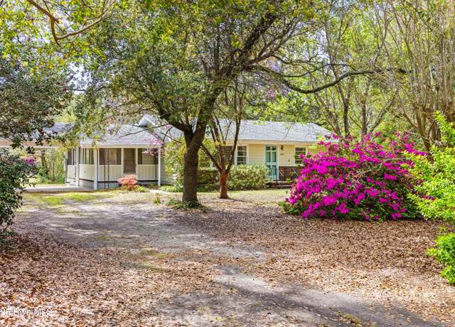 Property at 2830 Worth Dr, Wilmington, NC 28412, 2 beds, 1 bath