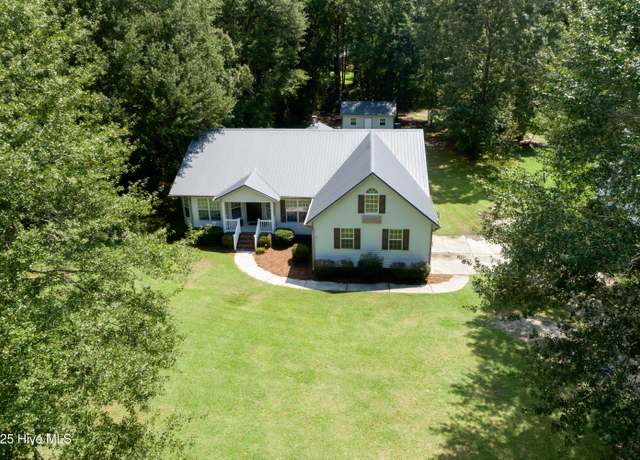 Property at 571 Deer Run Rd, New Bern, NC 28562, 3 beds, 2.5 baths