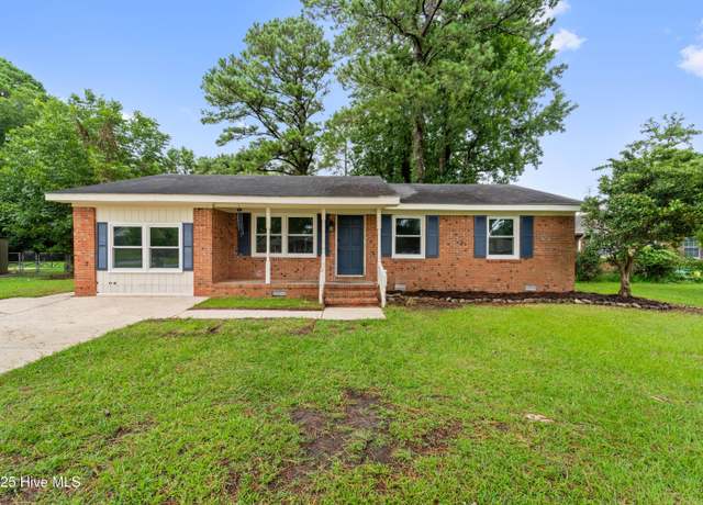 Property at 125 Linda Loop, Jacksonville, NC 28546, 3 beds, 2 baths