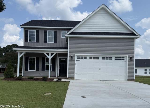 Property at 3223 Meadow Dr, Farmville, NC 27828, 4 beds, 2.5 baths