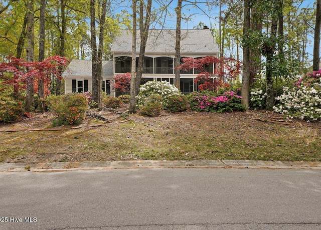 Property at 5509 Chelon Ave, Wilmington, NC 28409, 5 beds, 4.5 baths