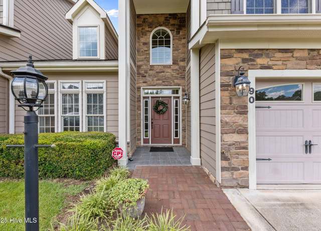 Property at 90 Shadow Creek Ct, Pinehurst, NC 28374, 4 beds, 3.5 baths