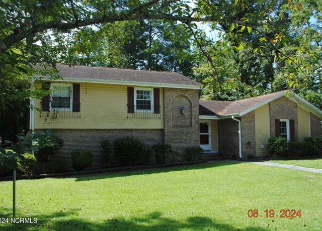 Property at 102 Epworth Dr, Jacksonville, NC 28546, 4 beds, 3 baths