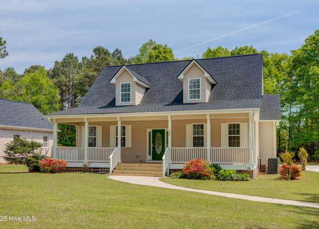 Property at 1708 N County Dr, Castle Hayne, NC 28429, 3 beds, 2.5 baths