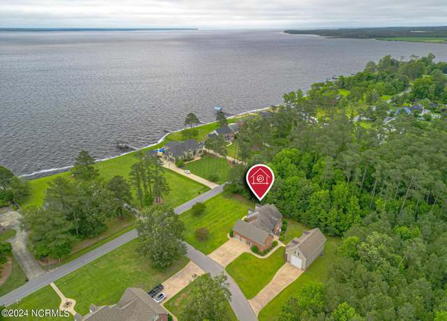 Property at 701 Small Dr, Elizabeth City, NC 27909, 4 beds, 3.5 baths