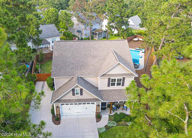 Property at 26 Calhoun Ln, Pinehurst, NC 28374, 4 beds, 2.5 baths