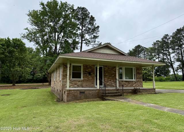 Property at 208 W Gray St, Windsor, NC 27983, 3 beds, 1 bath