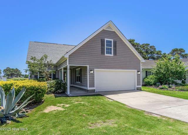 Property at 5249 Minnesota Dr, Southport, NC 28461, 5 beds, 3 baths