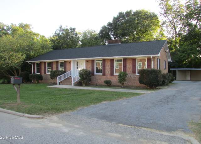 Property at 114 Eastover Ave, Clinton, NC 28328, 3 beds, 2 baths