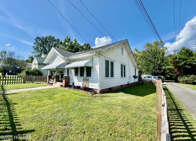Property at 503 S Haughton St, Williamston, NC 27892, 3 beds, 1 bath