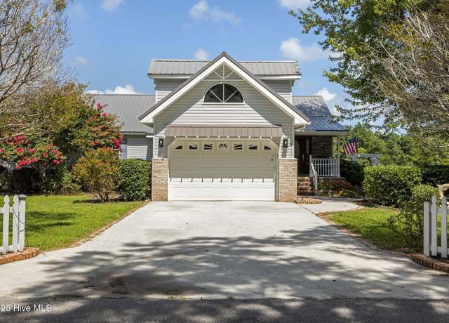 Property at 1074 Sea Gate Dr, Newport, NC 28570, 3 beds, 2 baths