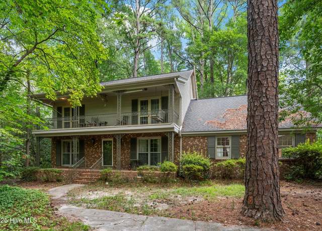 Property at 108 Dogwood Dr, Greenville, NC 27834, 5 beds, 3 baths