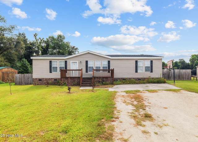 Property at 222 Busch Dr, Richlands, NC 28574, 3 beds, 2 baths