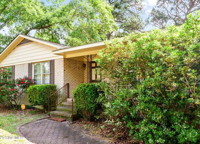 Property at 200 Tilghman Dr, Goldsboro, NC 27534, 3 beds, 2 baths