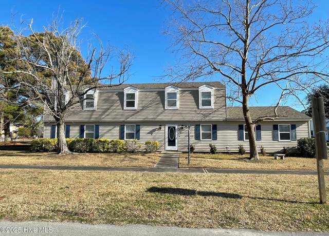 Property at 133 Charles St, Beaufort, NC 28516, 4 beds, 2 baths