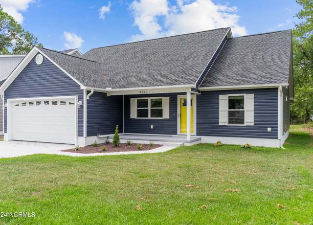 Property at 3061 Pine Hill Dr SW, Shallotte, NC 28470, 3 beds, 2 baths