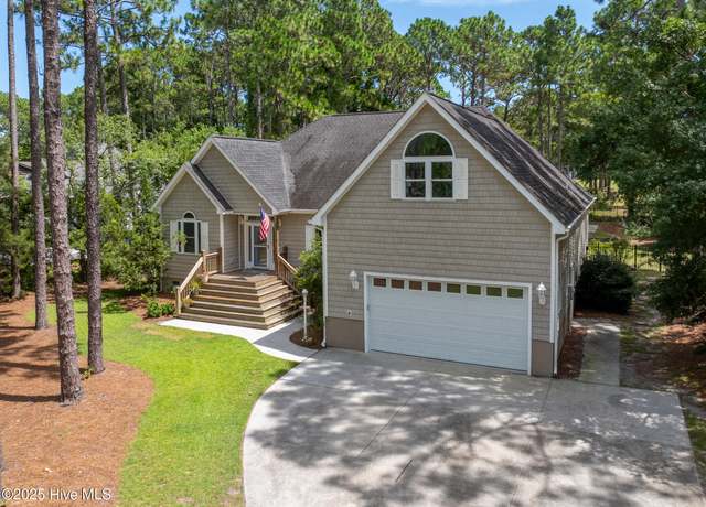 Property at 124 Sutton Dr, Cape Carteret, NC 28584, 4 beds, 3.5 baths